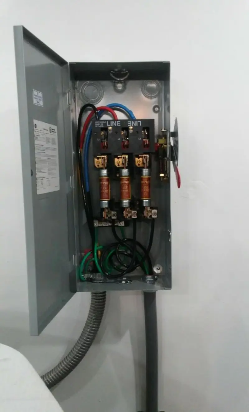 Three-phase disconnect switch installed for Smoke Detector Installation in Sugar Hill